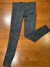 Spanx Look At Me Now Seamless Camo Cropped Leggings Women's Small High Waist