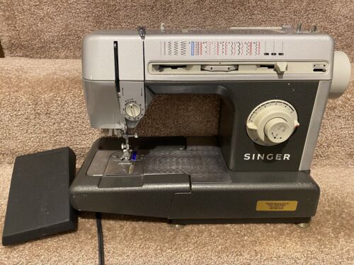 SINGER CG-590C 18-Stitch Commercial Grade Sewing Machine W/ Foot Pedal