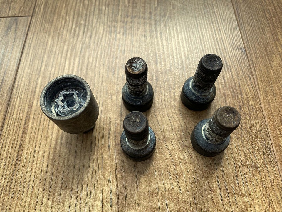 GENUINE BMW BOLTS WHEEL LOCKING SET SERIES 1 2 3 4 5 6 7 8 X1 X2 X3 X5