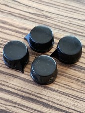 Set Of 4 Daka-Ware SET SCREW Vintage Pointer Knobs Davies Molding Bakelite