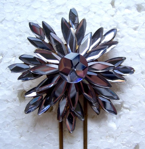 Star shape hair comb Vauxhall glass - NO US IMPORT FEES