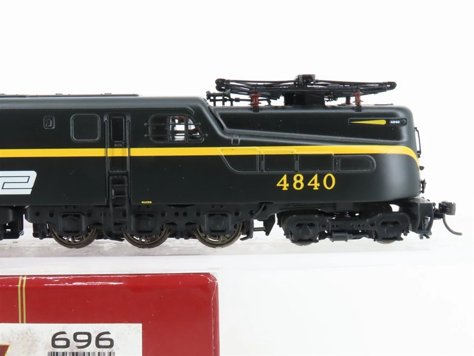 HO Broadway Limited BLI 696 PC Penn Central GG1 Electric #4840 w/ DCC & Sound - Image 3 of 4