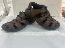 Khombu Men's Size 9 Adjustable Active Hiking Sandals pre-owned
