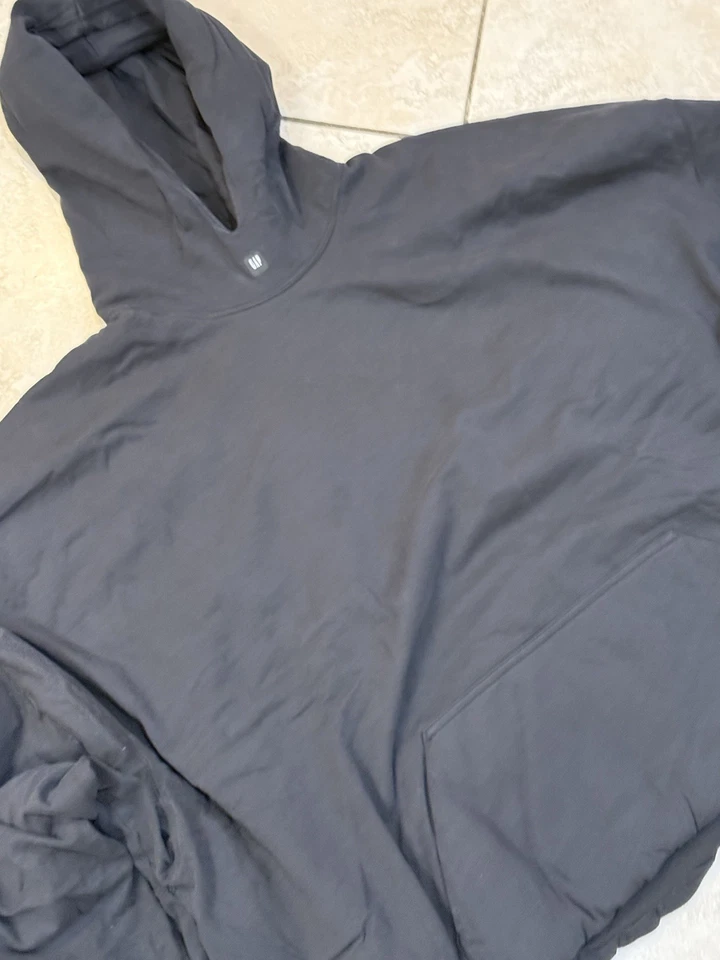 Moletom com capuz Yeezy Gap acolchoado logotipo tamanho médio - Imagem 2 de 4