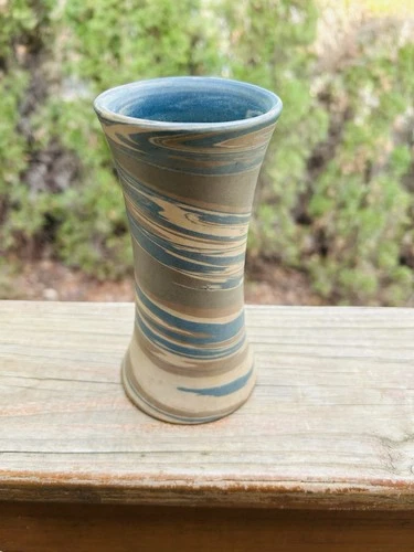 Vintage NILOAK Mission Arts & Crafts Swirl Pottery Vase, 6.75”