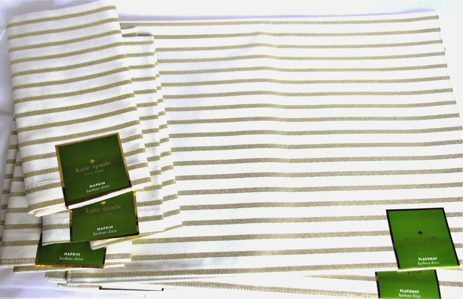 NWT Kate Spade Set 4ea Gold Stripe Harbor Drive Placemats, Napkins, Napkin Rings thumbnail 7