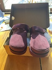 Uggs Golden Star Clogs Burnt Magenta Size 7