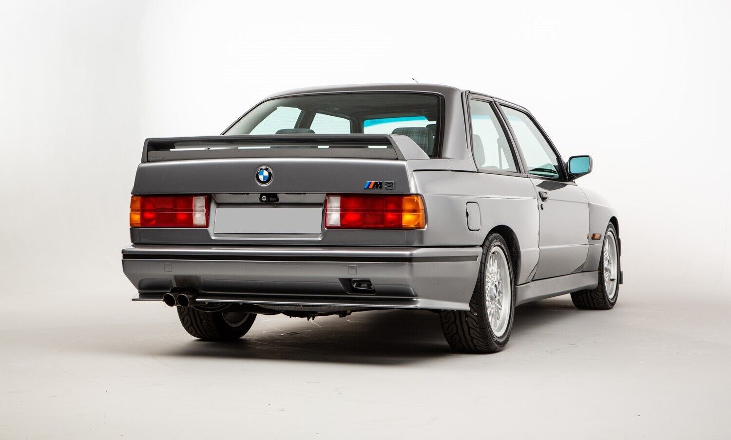BMW E30 Rear Fenders M3 Wide look