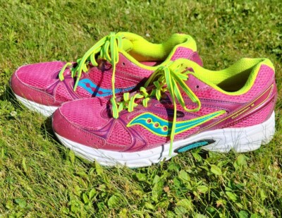 Saucony Cohesion Running Shoe- Size 11-UK 9 EUR 43 Pink Teal Yellow  15166-18W 