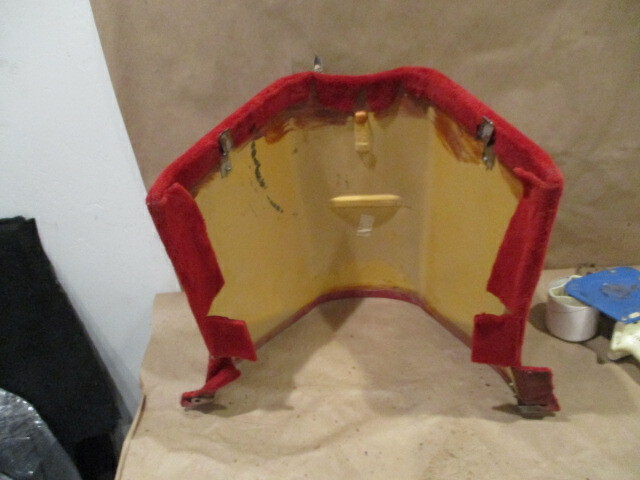 Ferrari 550 Maranello - Rear Tunnel Cover (Red) - P/N 64585100