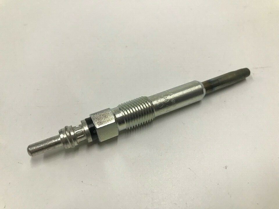 4x Bosch Glow Plugs For Renault Trafic 1.9 dCi 80 100 X83 2001 2006