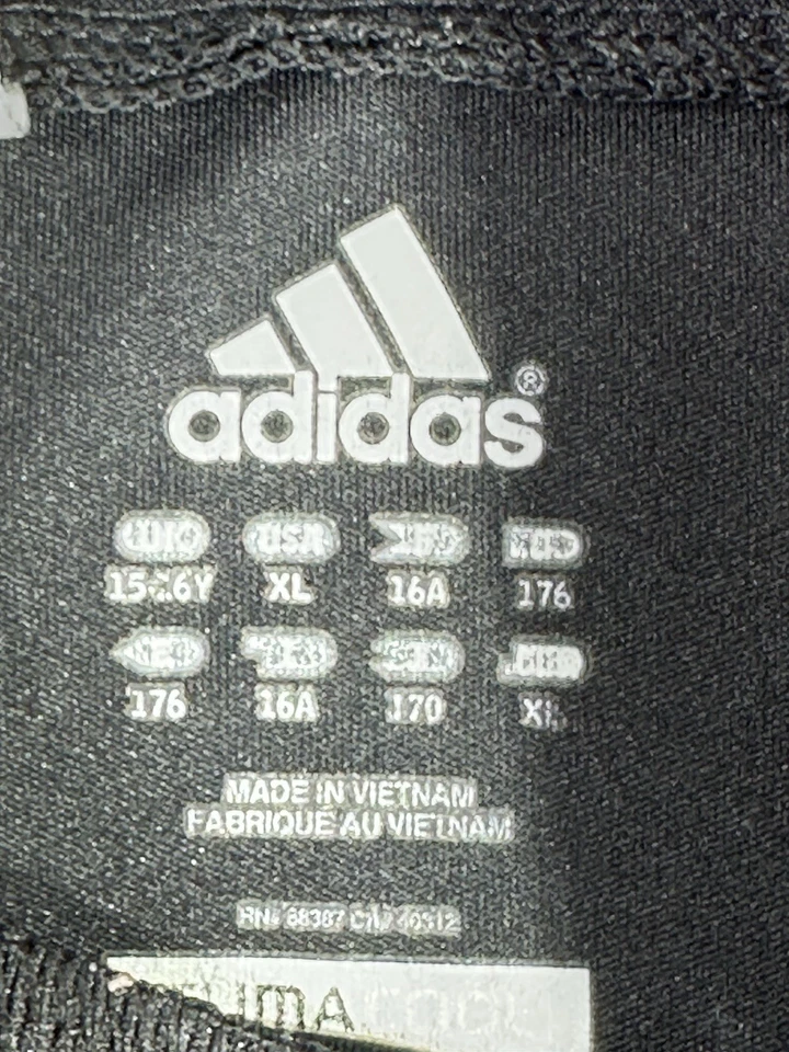 Camiseta deportiva de portero Adidas Real Madrid Iker Casillas #1 juvenil XL negra roja 12/13 Foto 3 de 4