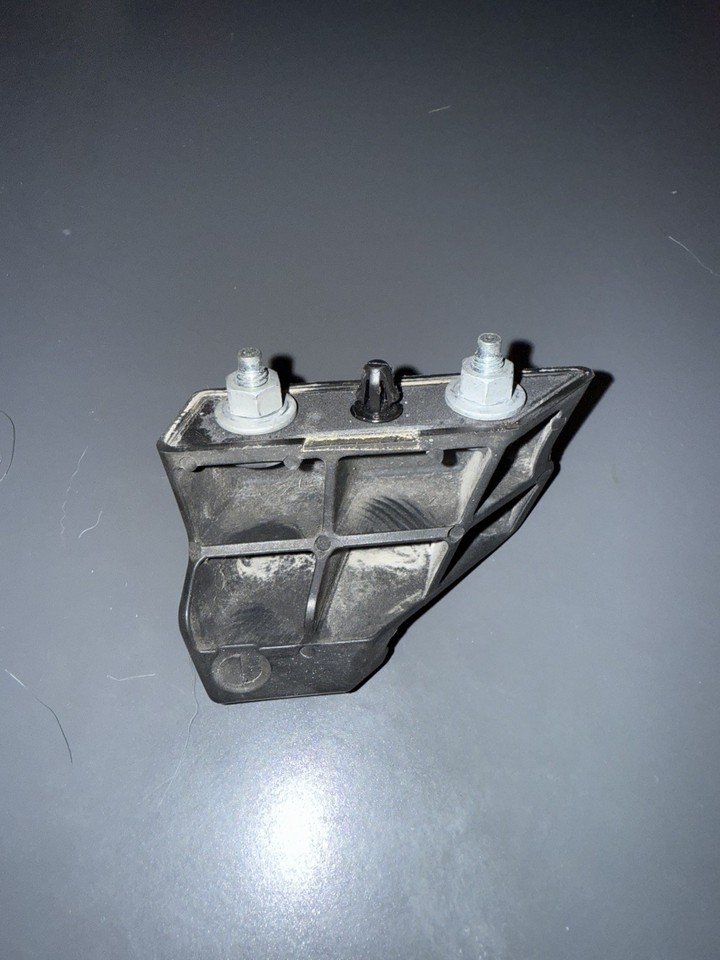 02-06 CADILLAC ESCALADE 00-06 TAHOE YUKON REAR WIPER ARM STOP PARK RAMP ...