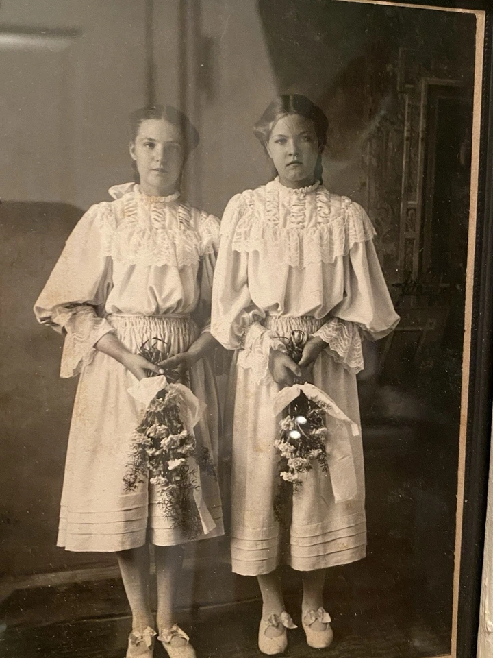 Foto de colección blanco y negro para damas jóvenes boda marco grueso efímero Foto 4 de 4