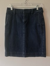 Woman s Eddie Bauer Denim Skirt Midi Size 2 99 Cotton 1 Spandex EUC