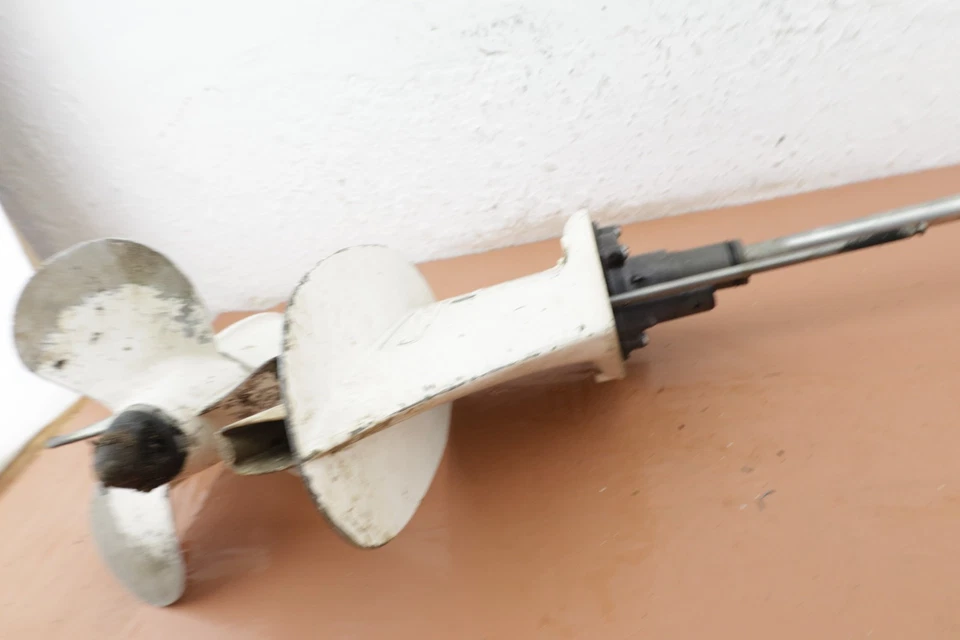 1960 Johnson QD-21 Outboard OEM Lower Unit - Image 4 of 4