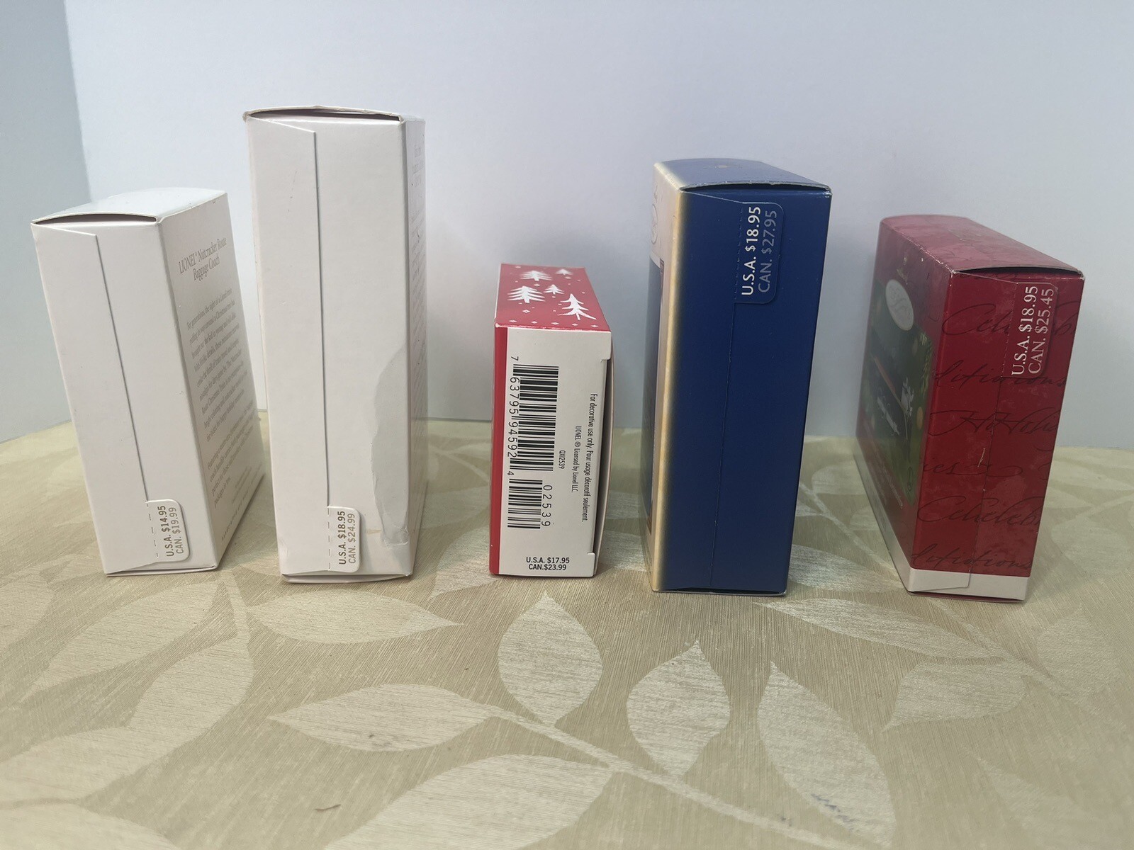 Hallmark Lionel Chessie, Pennsylvania, UP Caboose