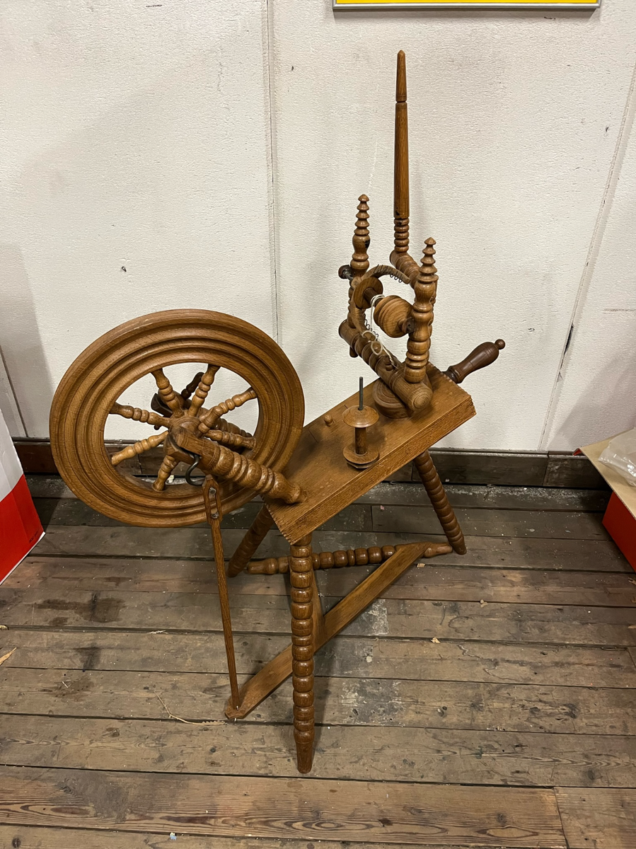 トイリング Dutch Saxony Spinning Wheel with Distaff (Mid-Century) | eBay