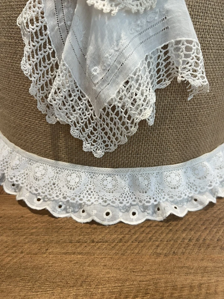 Handmade Cottage Style Natural Burlap And Lace Lamp shade 12” Round X 10" Tall - Imagem 4 de 4