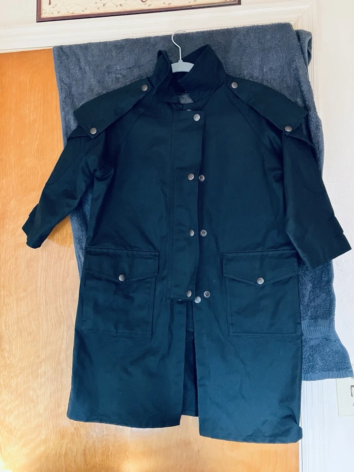 Chaqueta Outback Trading Co Swagman pequeña de piel aceitosa plumero con capucha trasera negra Foto 3 de 4