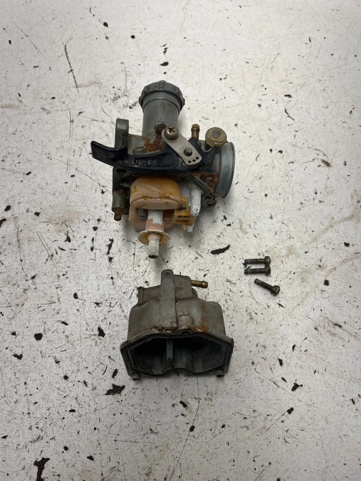 83 1983 Honda ATC 200 X atc200x OEM Carb Carburetor Bowl Body Assembly