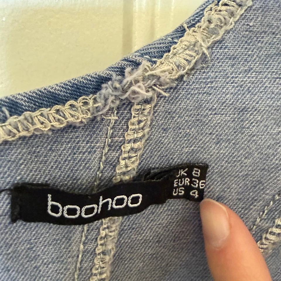 Boohoo Azul Denim Corsé Top Chaleco Cremallera Frontal Tachonado Detalle Recortado Foto 2 de 4
