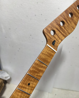 4 string J bass 20 frets roasted flame maple inlay 34inch matte