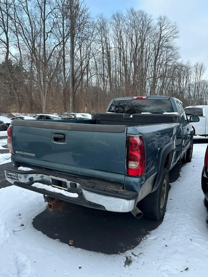 06 07 CHEVY SILVERADO 2500 Alternator - Image 4 of 4