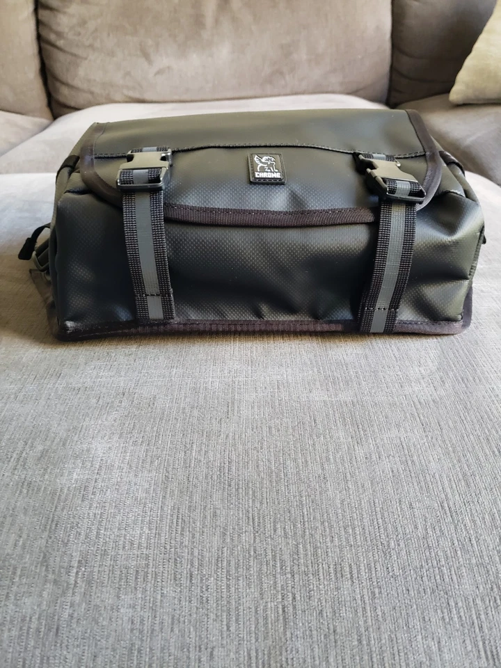 Chrome Industries Niko Sling 2.0 Camera Bag Black Crossbody - RARE! - NEW!! - Image 4 of 4