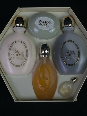 Aire Loewe 5 Piece Vintage Gift Set Perfume Lotion Bath Gel Soap Mini Spain