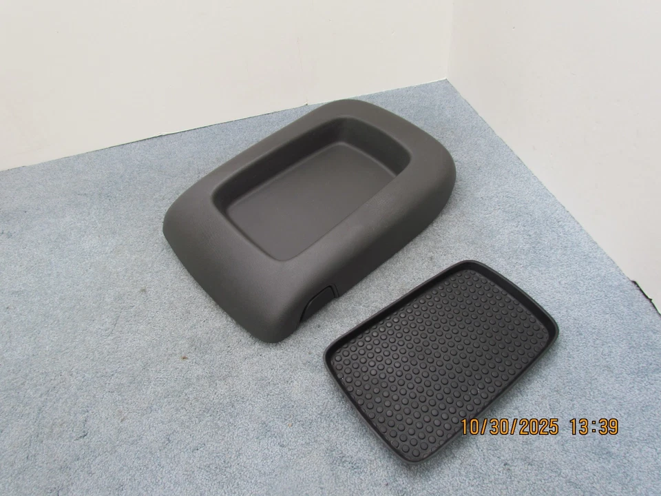 03-06 CHEVY SILVERADO AVALANCHE TAHOE SIERRA YUKON CENTER CONSOLE LID & MAT - Изображение 2 из 4