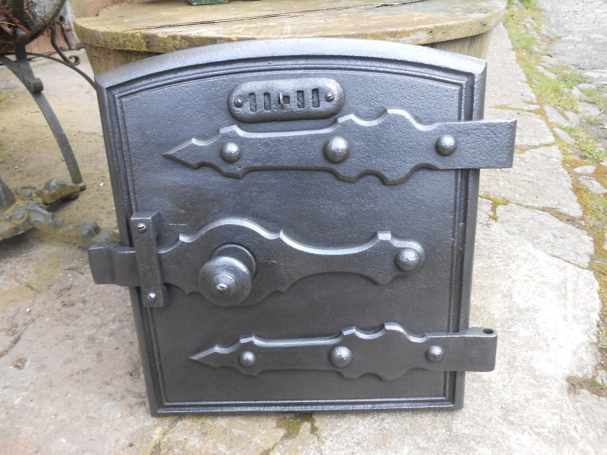 ANTIQUE VICTORIAN CAST IRON RANGE OVEN DOOR
