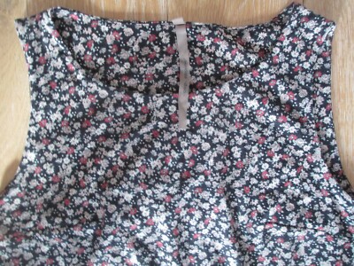 Robe Fleurie Cop Copine Taille 36 - Motif Floral Noir, Sans Manches, En Polyester