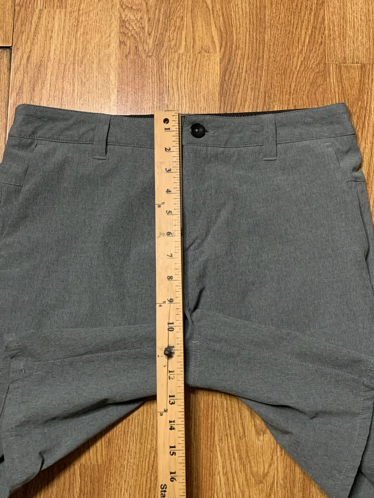 vuori aim golf chino tailored soft performance preppy shorts