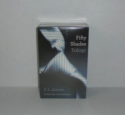 Fifty Shades Trilogy 3 Book Box Set EL James *NEW & SEALED* Freed Darker Grey