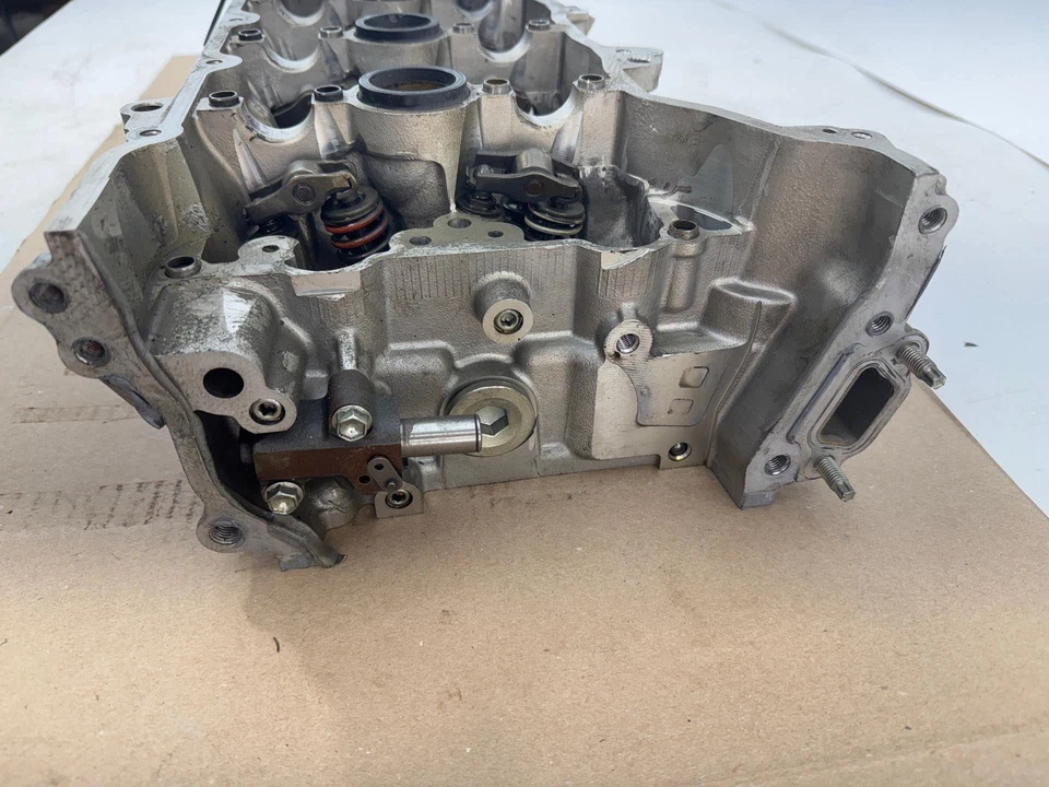 Cabezal de motor lateral del pasajero Lexus Is-F 2008-2014 OEM 2Urg Foto 4 de 4