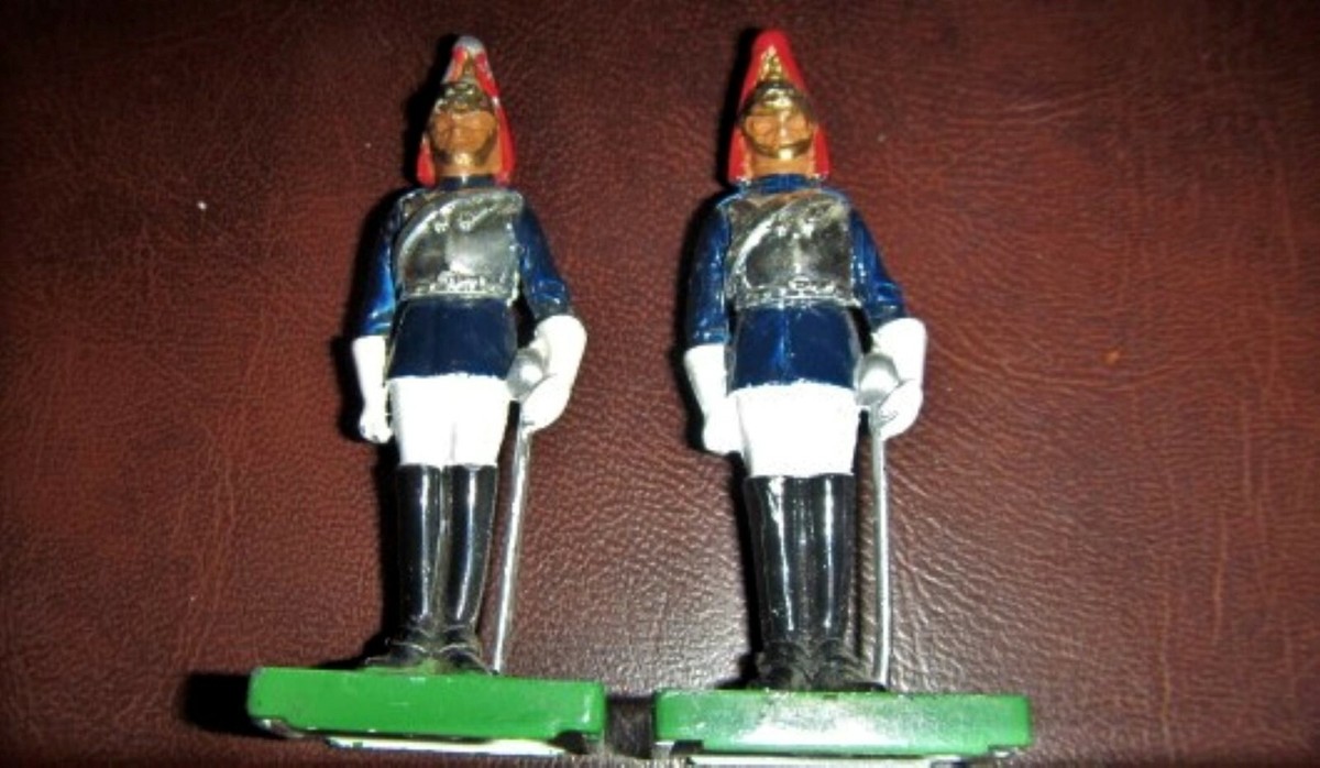 BRITAINS RE PEINT Royal Cheval Artillerie Monté Officiers & Pistolet