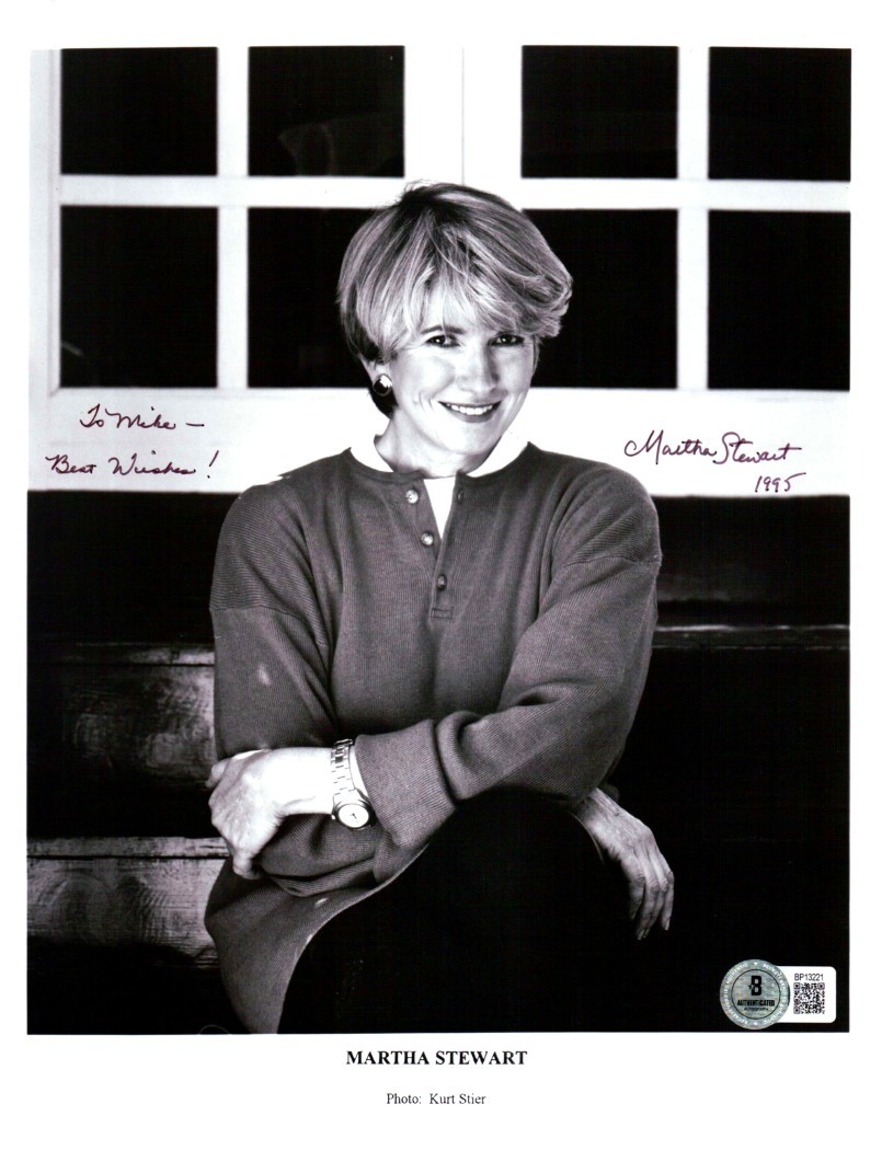 Martha Stewart Autographed / Signed Guaranteed-Authentic