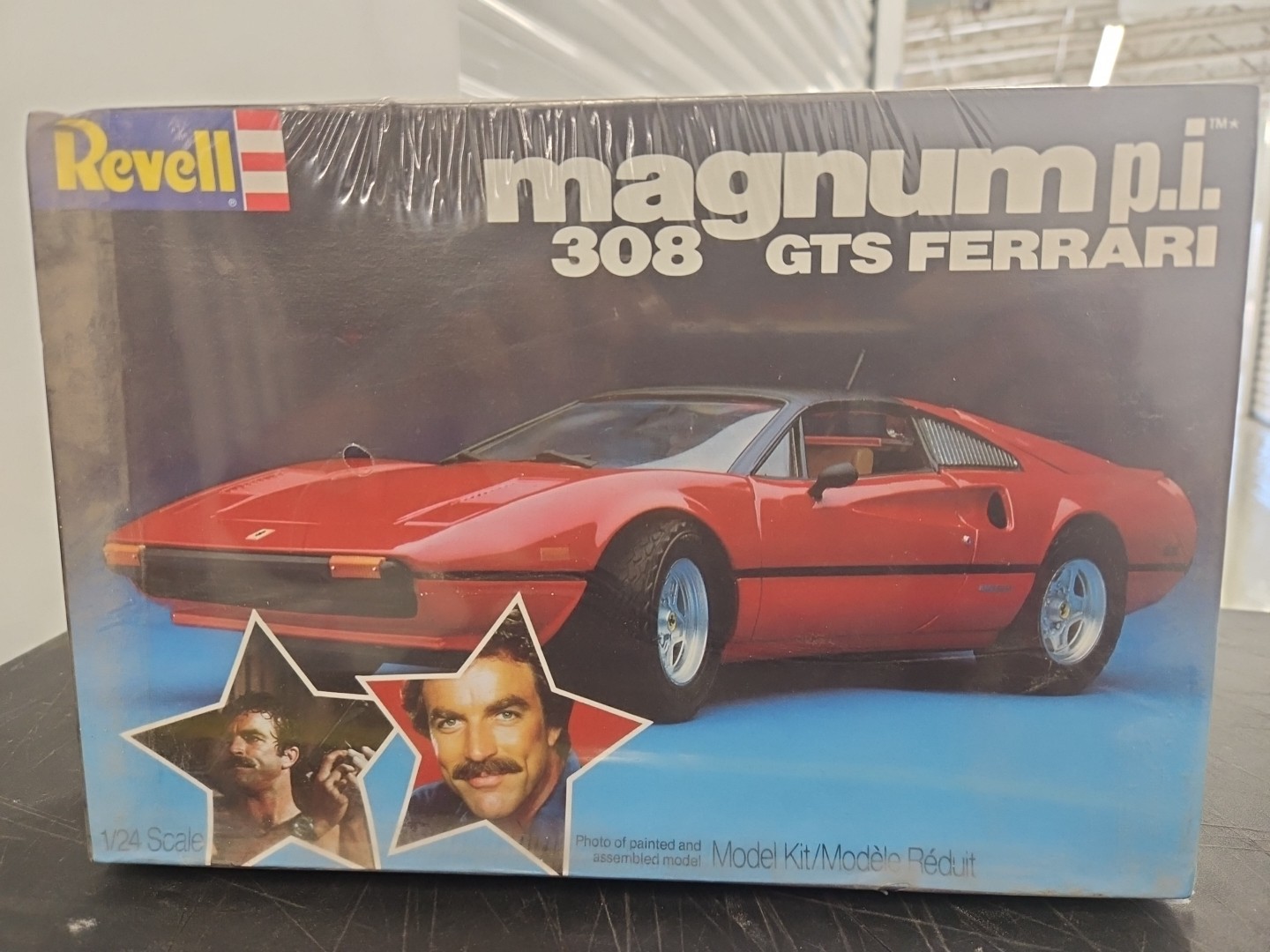 Revell model kit 1/24 scale Magnum P.I 308 GTS Ferrari