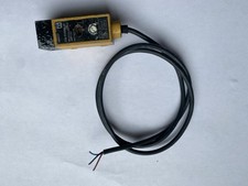 Retroreflective Sensor E3S-RS30B4-30 Omron 2m 12-24VDC *Used*