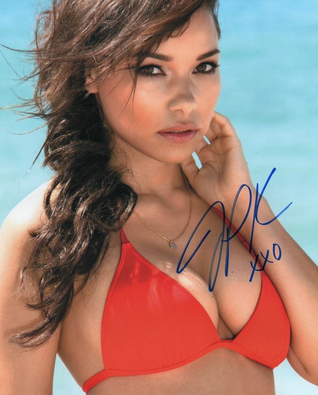 Autographed Jessica Parker Kennedy Cute 8 x 10 Photo Signed with COA