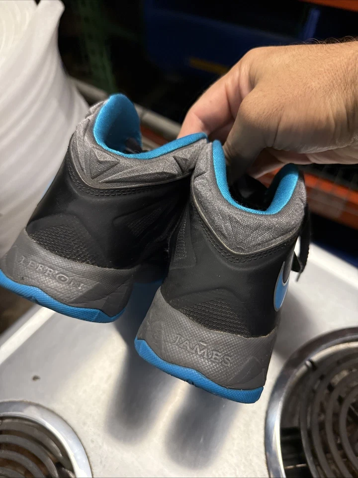 Zapatos de baloncesto jóvenes Nike Lebron 5.5 Y Elite Hero 599818-040 gris azul bonitos Foto 4 de 4