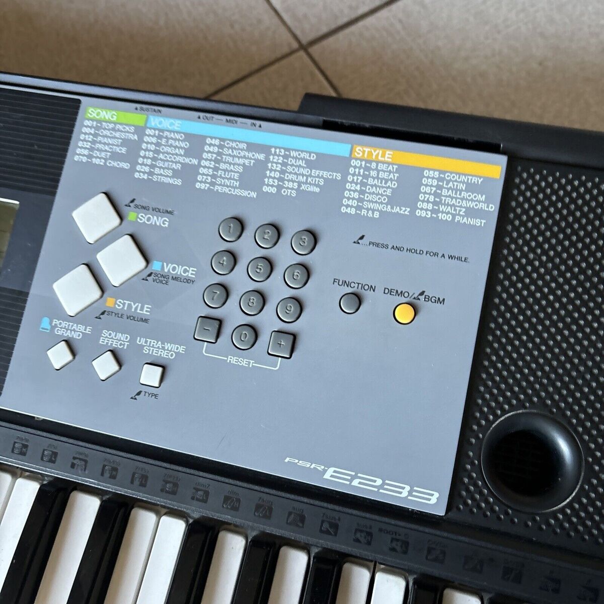 Yamaha PSR E233 Electronic Keyboard With Stand for sale Yamaha PSR E233 Electronic Keyboard With Stand for sale