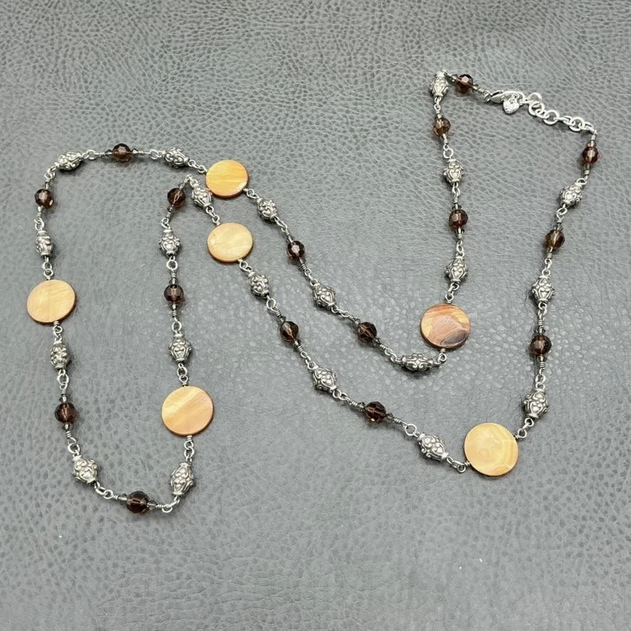 Collar Brighton Estación Larga Mujer Discos Concha Cristal Ahumado Tono Plata Cuentas Foto 2 de 4