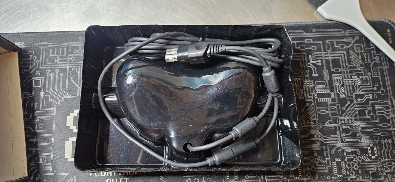 Street Fighter Anniversary Edition XBOX Controller - NubyTech M. Bison Open Box.