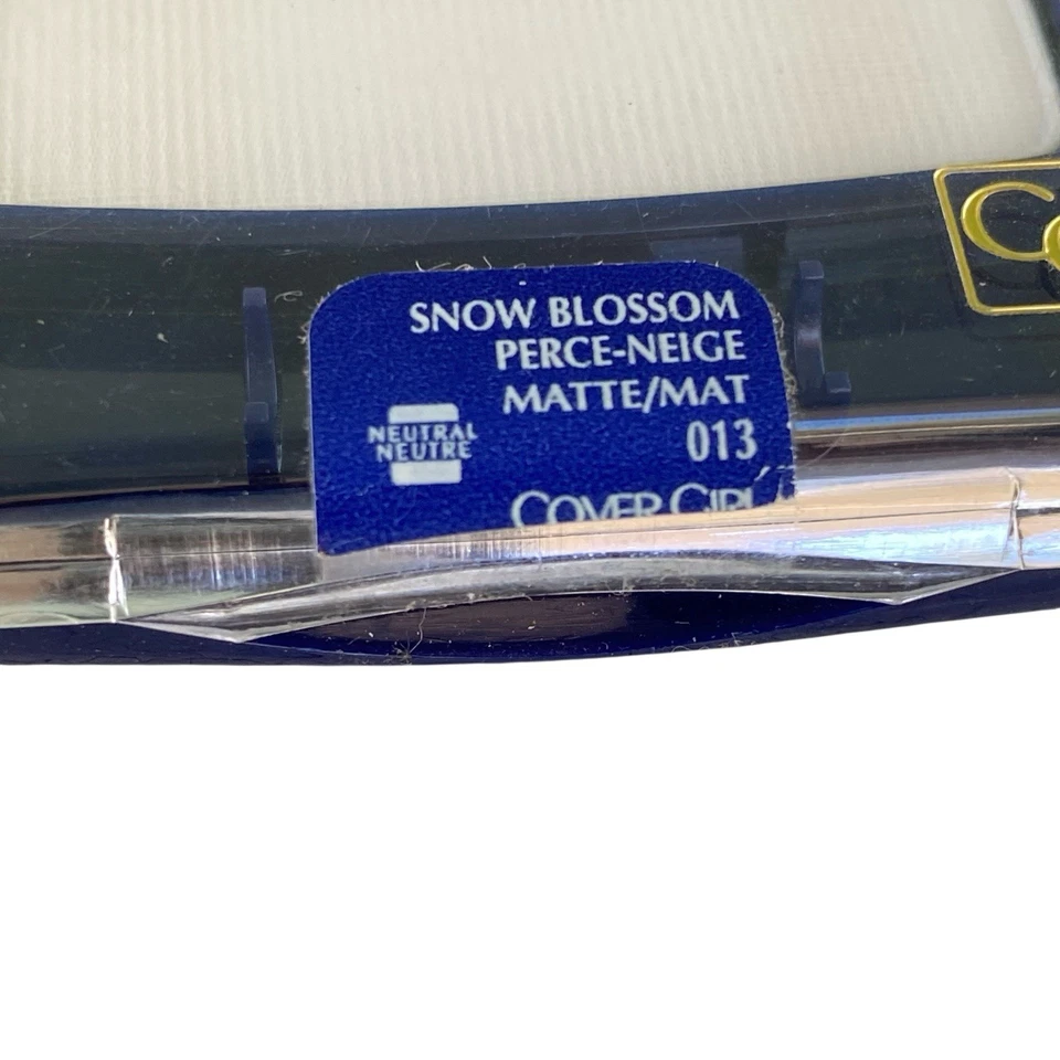 2000's NOS CoverGirl Eye Enhancers Eyeshadow 013 Snow Blossom Matte White .09oz - Image 2 of 4