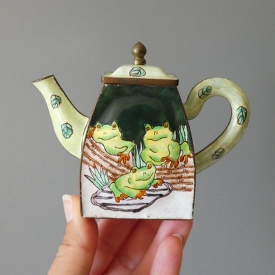Vintage Emaille Miniatur Teekanne grün Frösche süß Sammlerstück Handelshilfe