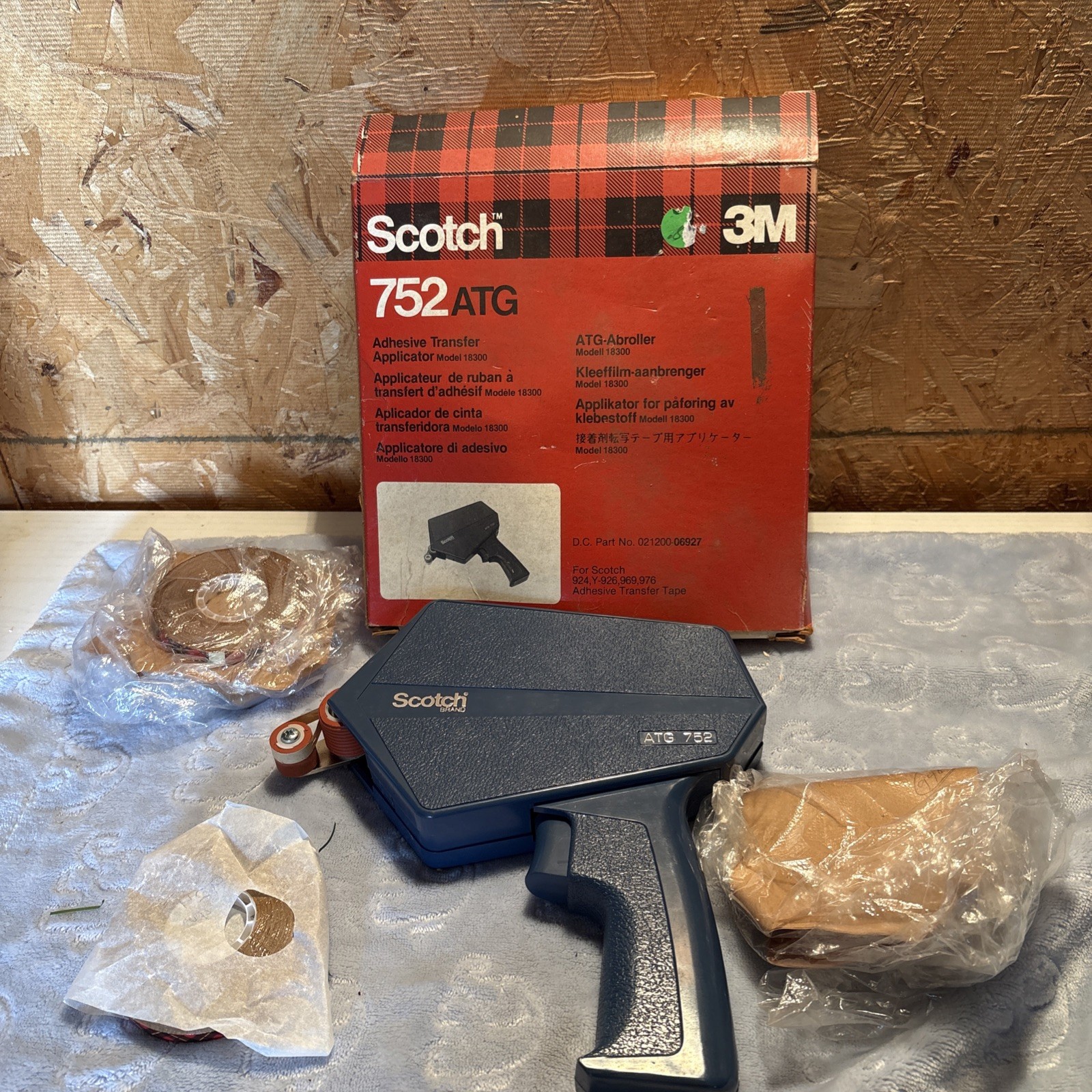 Scotch 3M Adhesive Transfer Applicator ATG 752 Model 18300 BLUE + Adhesive Rolls