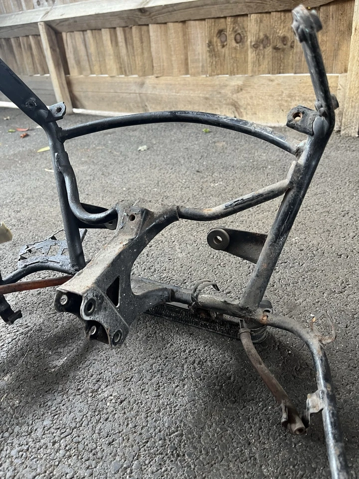 HONDA CBR600 F FRONT FAIRING HEADLIGHT BRACKET & OIL COOLER & FUSE BOX 87-90 OEM - Image 2 of 4