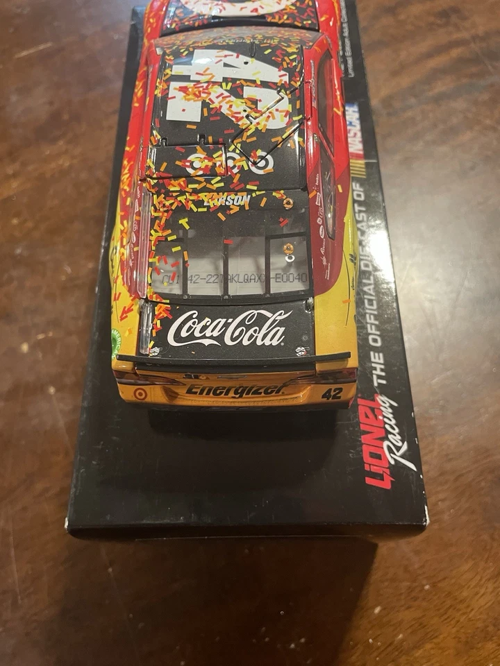 2017 Kyle Larson Michigan Raced Win 亲笔签名 Elite 1/24 比例 NASCAR 压铸 — 第 2/4 张图片